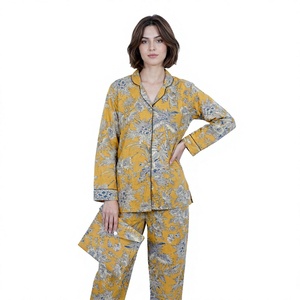 Ensemble de pyjama en coton imprimé floral de luxe fait main en Inde pour femmes, séchage rapide, respirant, sexy, short et chemise, usage quotidien - Product Image 1