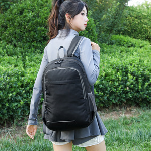 Mochila de Exterior Ligera de 18 Pulgadas, Resistente al Agua, para Senderismo y Ciclismo, Unisex, Color Sólido, con Tirantes Ajustables - Product Image 2