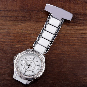 <span class=keywords><strong>Montre</strong></span> de <span class=keywords><strong>poche</strong></span> infirmière en forme de coeur en cristal de luxe pour femmes avec mouvement à quartz bande d'or cadeau de soins infirmiers ou paramédicaux médicaux - Product Image 3