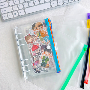 <span class=keywords><strong>Pochette</strong></span> de rangement étanche A5 A6 A7 <span class=keywords><strong>pochette</strong></span> à fermeture éclair en <span class=keywords><strong>plastique</strong></span> pour cartes planificateur 6 trous feuilles mobiles en <span class=keywords><strong>plastique</strong></span> PVC fermeture éclair <span class=keywords><strong>classeur</strong></span> - Product Image 1