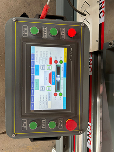 Machine à scier CNC à double tête pour la fabrication de fenêtres et de portes en PVC, destinée à la transformation de l'aluminium et du PVC. - Product Image 2