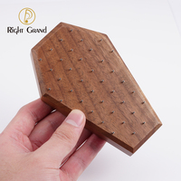 Right Grand Gothic Coffin Black Walnut Wood 14G 16G Body Piercing Jewelry Display con 38 postes