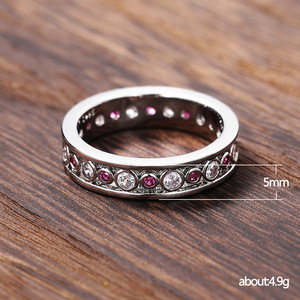 Anello a fascia singola con cristalli bianchi e rosa per donna, elegante accessorio di moda per tutti i giorni - Product Image 5