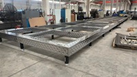 Banc de travail de soudage 3D haute précision avec grille perforée, taille personnalisable disponible pour la fabrication de structures en acier