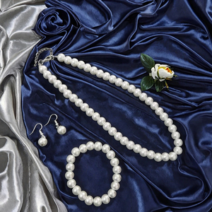 Classic Fashion Pearl Necklace <b>Bracelet</b> Earring <b>Set</b> Three Piece Bridal Accessories for Women Mainly Made of Alloy - Product Image 2