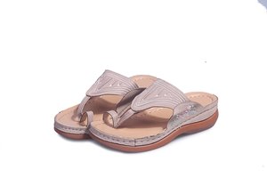Chanclas de verano de alta calidad para mujer, sandalias de moda para mujer, zapatos de bomba, Sandalias planas transpirables con plataforma de playa, fábrica de China - Product Image 2