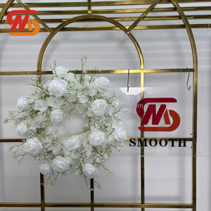 Aro Floral Blanco con Diseño Moderno para Decoración de Bodas y Eventos - Product Image 3