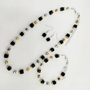 Fashion Luxury Multi Color Semi-precious Stone Chokers Necklaces for Women Crystal Glass Beaded Statement Necklace