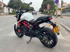 Motocyclette à essence <span class=keywords><strong>Qianjiang</strong></span> Benali Huang 300 avec une capacité de 300 cm³. Moto sportive d'occasion. - Product Image 6