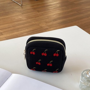 Bolsa de Almacenamiento de Maquillaje Sanze, con Cierre, de Poliéster, Multifuncional, Diseño Portátil con Estampado de Cerezas, Monedero para Toallitas Sanitarias y Monedas - Product Image 2
