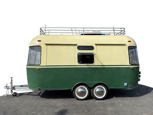 Camion de barbier VIC - Acier inoxydable, 4 roues, service de coiffure mobile, capacité personnalisée pour des solutions de coiffage haut de gamme - Product Image 5