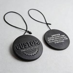 Etiquetas Colgantes Personalizadas con Logotipo de Marca en Relieve 3D, con Cordón y Cierre, para Ropa y Zapatos, Etiquetas de Plástico Lavables - Product Image 1