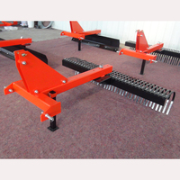Yili Tine Rastra de Dientes de Resorte de 1500mm de Ancho de Trabajo, Potencia Ajustada de 18-25HP, Ideal para Siembra de Césped, Huertos y Tractores
