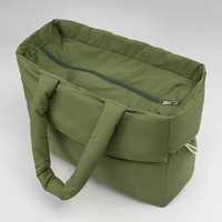 Sac fourre-tout matelassé léger en nylon pour femmes sac à main à fermeture éclair avec deux poignées Fac Direct doublure en polyester utilisation à la plage