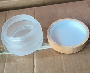 Pot à crème en verre, couvercle en bois, verre dépoli transparent, logo gravé - Product Image 5