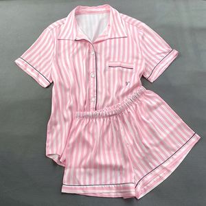 Pijamas de Satén con Rayas Rosas de Manga Corta para Mujer, Ropa de Dormir de Alta Gama, Estilo Simple de Seda Helada, Se Puede Usar en Casa - Venta al Por Mayor - Product Image 2