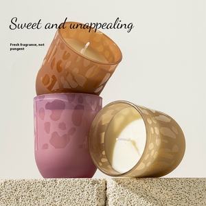 Bougie parfumée artisanale haut de gamme en cire de soja écologique, emballée dans un coffret cadeau en verre pour la maison, cadeaux de la Saint-Valentin, cadeaux de Noël - Product Image 1