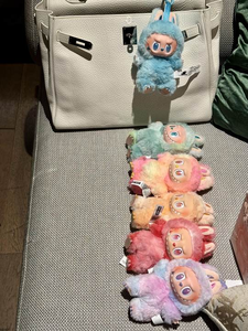 Jouets Mini Labubu de haute qualité, authentiques, en édition limitée, originaux, <span class=keywords><strong>les</strong></span> monstres Big Into V3, boîte aveugle - Product Image 4