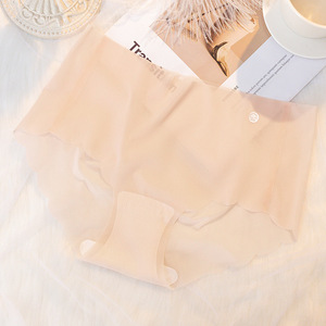 Venta al por mayor de ropa interior ultrafina para Niñas Ropa interior de seda de hielo cintura media transpirable melocotón nalgas entrepierna de seda pantalones cortos de mujer - Product Image 1