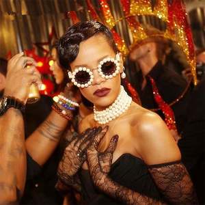 Lunettes de soleil rondes vintage UV400 tendance 2020, lunettes de soleil en perles pour femmes - Product Image 1