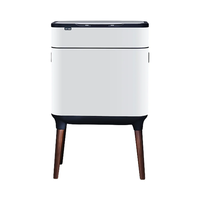 Poubelle automatique à capteur inductif ELPHECO 40L en acier inoxydable avec bac intérieur et pieds en bois pour une utilisation en cuisine intérieure