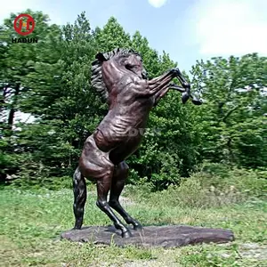 Scultura moderna del cavallo di salto del bronzo della colata del giardino del parco all'aperto a grandezza naturale