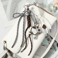 Article Tendance : Pendentif de Sac et Porte-clés DIY en Corde Tressée, Style Rétro Britannique, Motif Cœur et Nœud Double Face, Thème Dessin Animé