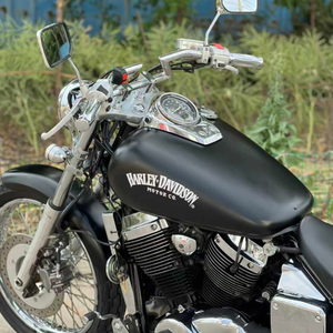 Cruiser <span class=keywords><strong>Shadow</strong></span> 400 Usato con Motore V-twin Originale Raffreddato ad Acqua Stile Classico, Condizioni Eccellenti, Guida Confortevole - Product Image 2