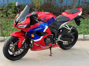 Motocyclettes d'occasion Honda1 CBR600RR |   Suspension réglable HMAS |   Réservoir de carburant 15L pour vélo longue portée - Product Image 4