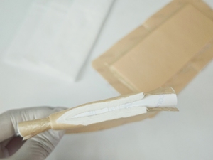 Material de Absorción Avanzado para Exudatos Abundantes, con Sistema de Bloqueo Seguro y Anti-Fugas, Almohadilla de Tela Super Absorbente SAF para Aplicaciones Médicas - Product Image 2