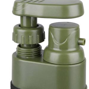 Filtro de Agua Portátil para Exteriores, Bomba Manual de 2 Etapas de Filtración, Verde con Empuñadura Negra para Camping, Senderismo y Viajes - Product Image 1