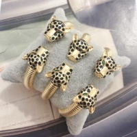 Nouveau bracelet ouvert à double tête de léopard, design hip-hop, bijoux de mode, géométrie rayée, plaqué or, zircon vert