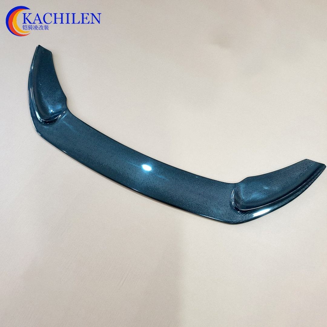 Fibre de carbone brillante