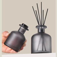 Bouteille en verre de luxe 250 ml pour aromathérapie à domicile avec design sérigraphié, bouchon en liège, diffuseur à bâtonnets inclus, commande minimum 100 pièces