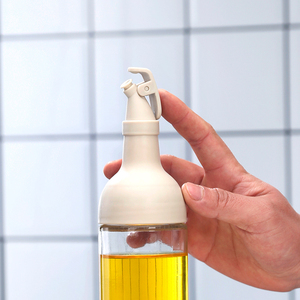Condiment Saude 500ml Botella de vidrio de aceite de oliva de cocina cuadrada Botellas de vinagre de vidrio vacías con caños vertedores en la cocina - Product Image 4