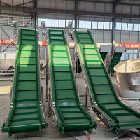 Bande transporteuse industrielle à grand angle pour bord de jupe, idéale pour matériaux irréguliers, facile à dérouler pour le transfert de charges