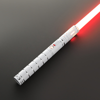 Sabres laser rose et blanc les plus populaires de Nexussabers, base simple personnalisée, contrôle du mouvement Pixel Xeno3.0 avec haut-parleur basse amovible