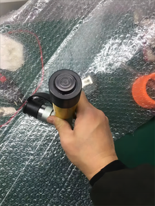 Cilindro Hidráulico de Acción Simple con Retorno por Resorte Enerpac RC-55 de 5 Toneladas, Carrera de 127 mm y 700 Bares para Elevación - Precio - Product Image 2