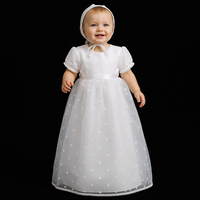 Robe de baptême pour bébé fille D9179 beige avec manches bouffantes et broderie à pois