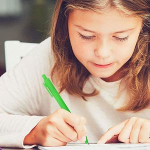 ปากกาลูกลื่นแบบกด ดีไซน์สวยงาม ราคาประหยัด ผลิตจำนวนมาก หลายสี เคลือบยาง พิมพ์โลโก้ตามสั่ง สำหรับเครื่องเขียน - Product Image 6