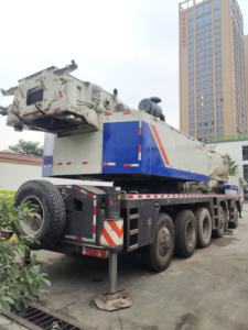 जूमलियन Qy130v633 ट्रक क्रेन 66 मीटर मुख्य बूम 130टन क्षमता के साथ मुख्य घटक इंजन और पंप के साथ बहुत सस्ती है - Product Image 4