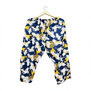 Conjunto de Pijama de Verano Ecológico con Estampado de Grullas para Mujer de Lujo |   Conjunto de Pijama de 3 Piezas de Algodón, Camisa con Botones y Pantalones Relajados a Juego - Product Image 3