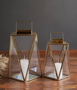 Elegante farol de metal estilo marroquí con intrincado diseño calado para decoración del hogar en Ramadán y Eid, venta al por mayor de fábrica. - Product Image 1