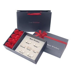 Scatola Regalo <span class=keywords><strong>per</strong></span> Gioielli con 8 Rose Rosse, Confezione Nera <span class=keywords><strong>per</strong></span> <span class=keywords><strong>Auguri</strong></span> di <span class=keywords><strong>Compleanno</strong></span>, San Valentino, <span class=keywords><strong>per</strong></span> Donne e Ragazze - Product Image 2