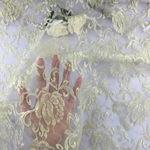 Tessuto in Pizzo Stile Chantilly con Motivo Floreale Elegante per Abiti da Sera e da Sposa di Lusso in <span class=keywords><strong>Oro</strong></span> e Verde - Product Image 2