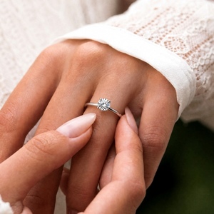 Anillo de Compromiso y Boda Dylam de Lujo para Mujer, con Piedra de Moissanita de 1.0ct D VVS1, Joyería Fina de Plata - Product Image 3