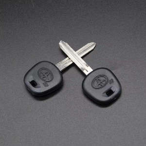 Una llave básica virgen cuidadosamente elaborada por un cerrajero para una duplicación fiable. - Product Image 6