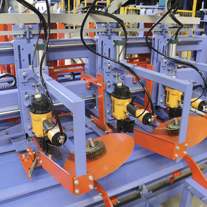Machine automatique de clouage de blocs de palettes européennes pour la production et l'assemblage de blocs de palettes en bois - Product Image 2