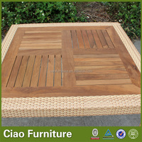 Meubles de jardin de loisirs Table de dessus carrée en bois de teck en rotin Table de salle à manger carrée de patio en rotin Table de dîner en osier tissée