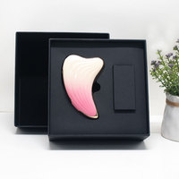 Boîtes cadeaux rigides de luxe sur mesure pour équipements de soins de la peau, avec revêtement UV, couvercle gaufré, base mate, laminage mat et doublure en éponge
